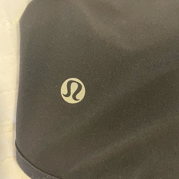Black Lululemon speed up shorts 2.5 inch - Picture 4 of 4